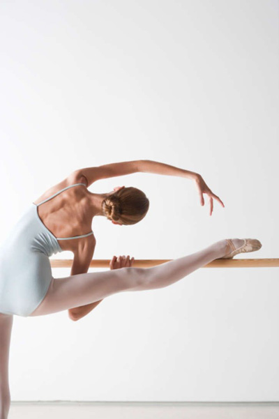 Travail du pied à la barre en seconde position